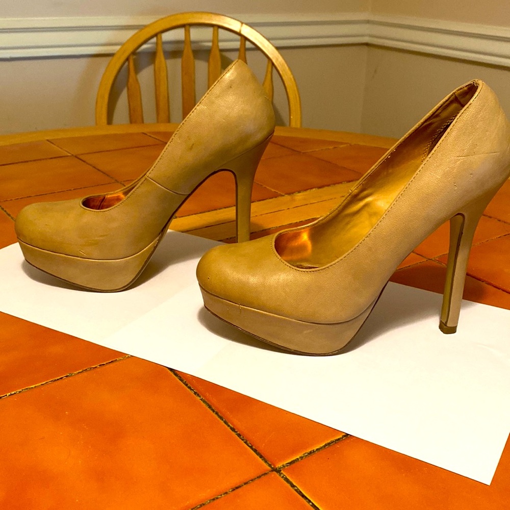 Closed toe heels